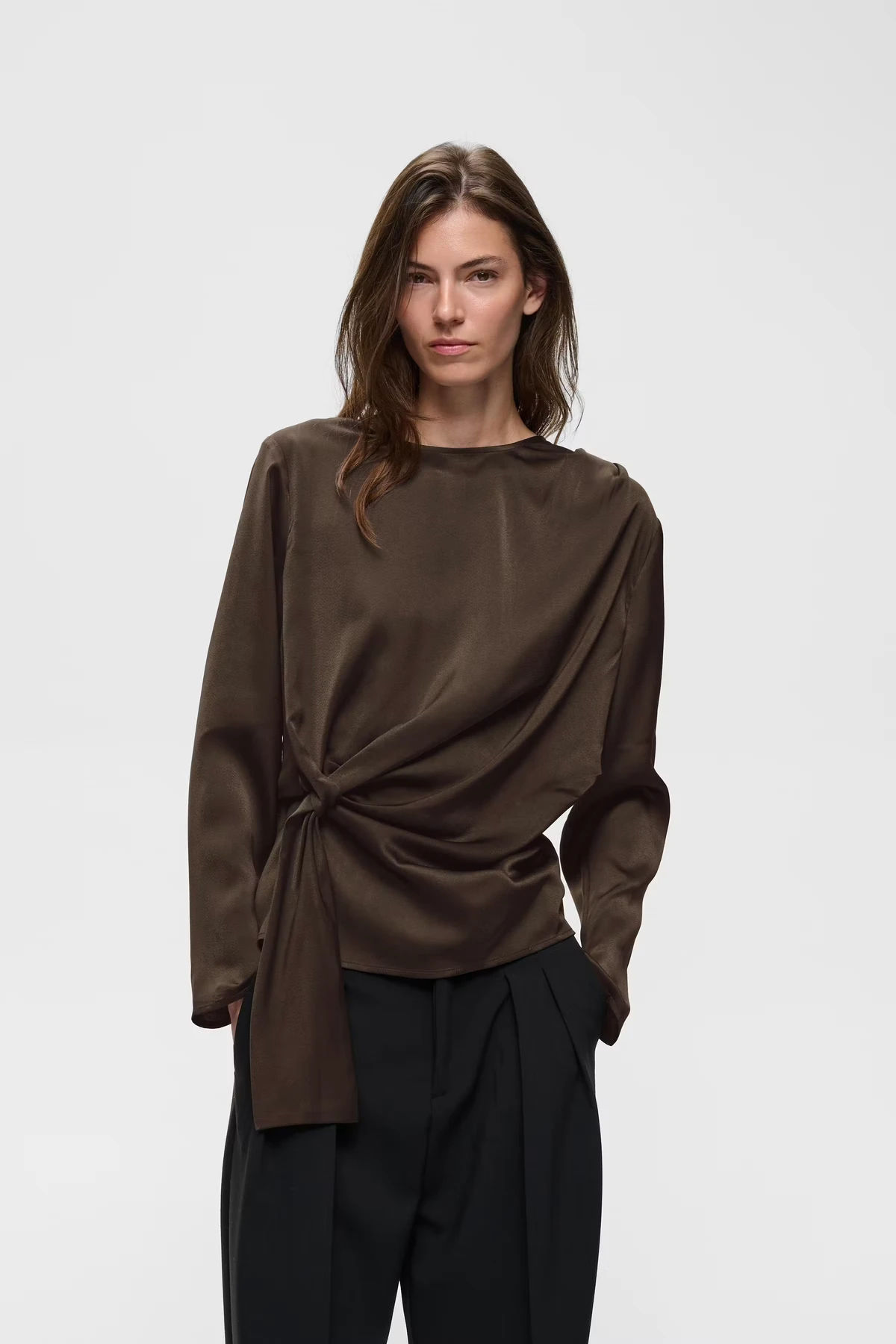 SATINEIW KNOT BLOUSE