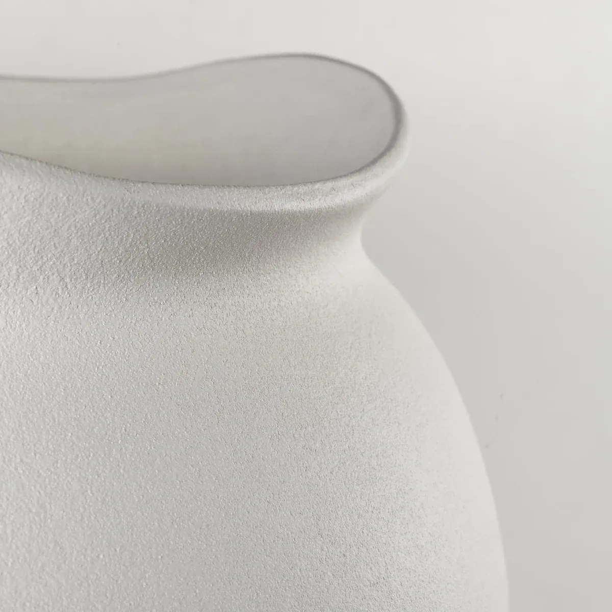 Florentina Vase L Off White, Matt glasert steintøy