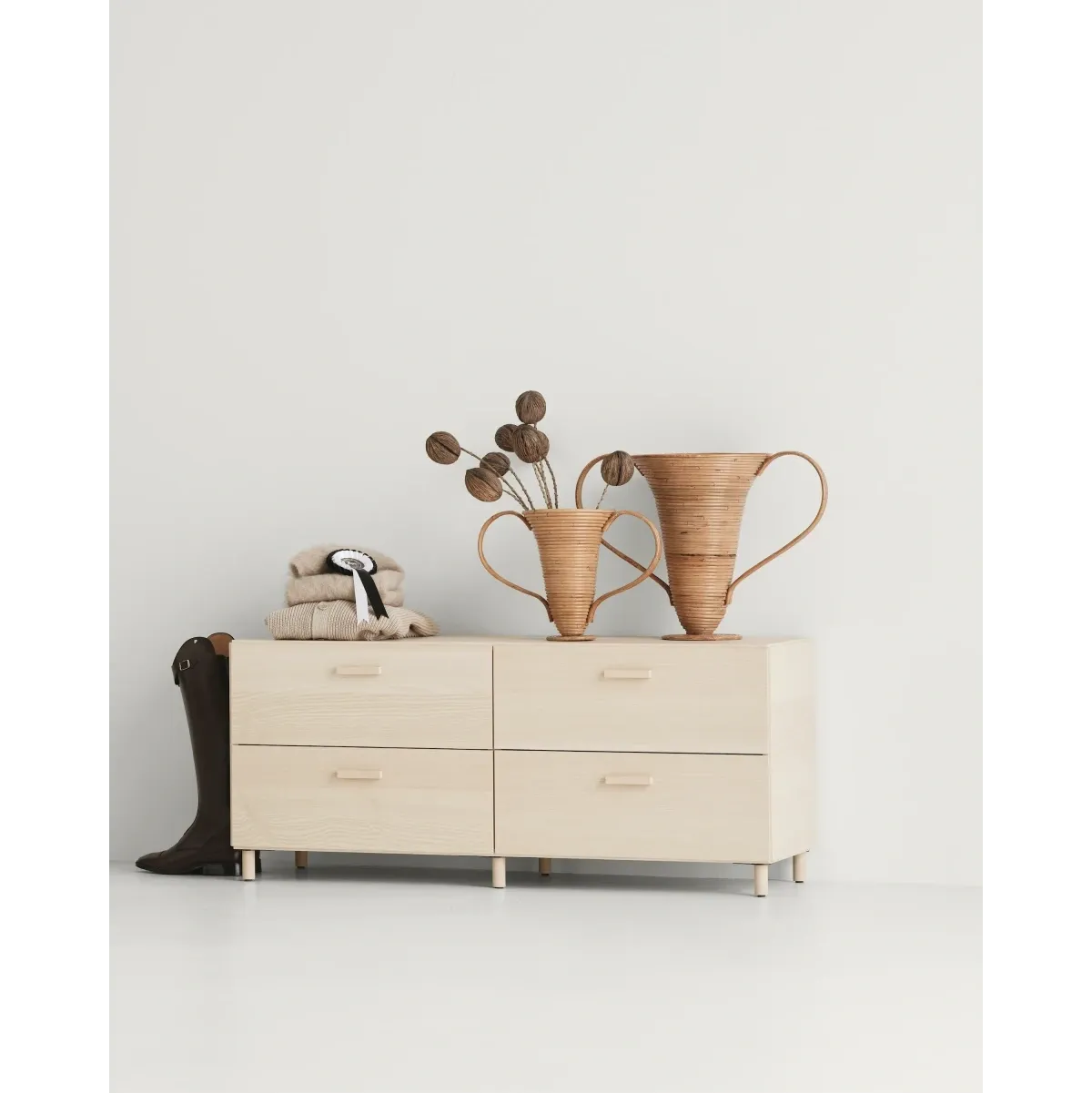 Relief kommode, høy 41x41x115 Hvit (RELIEF-CHD-410-301)