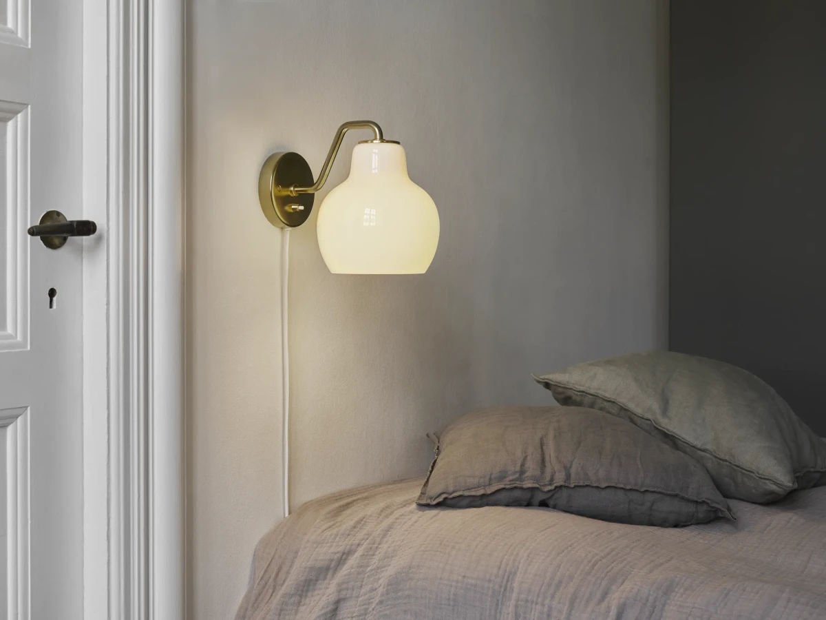 VL Ring Crown 1 Vegglampe – Brass/opal glass 1 Uten ledning / Uten bryter