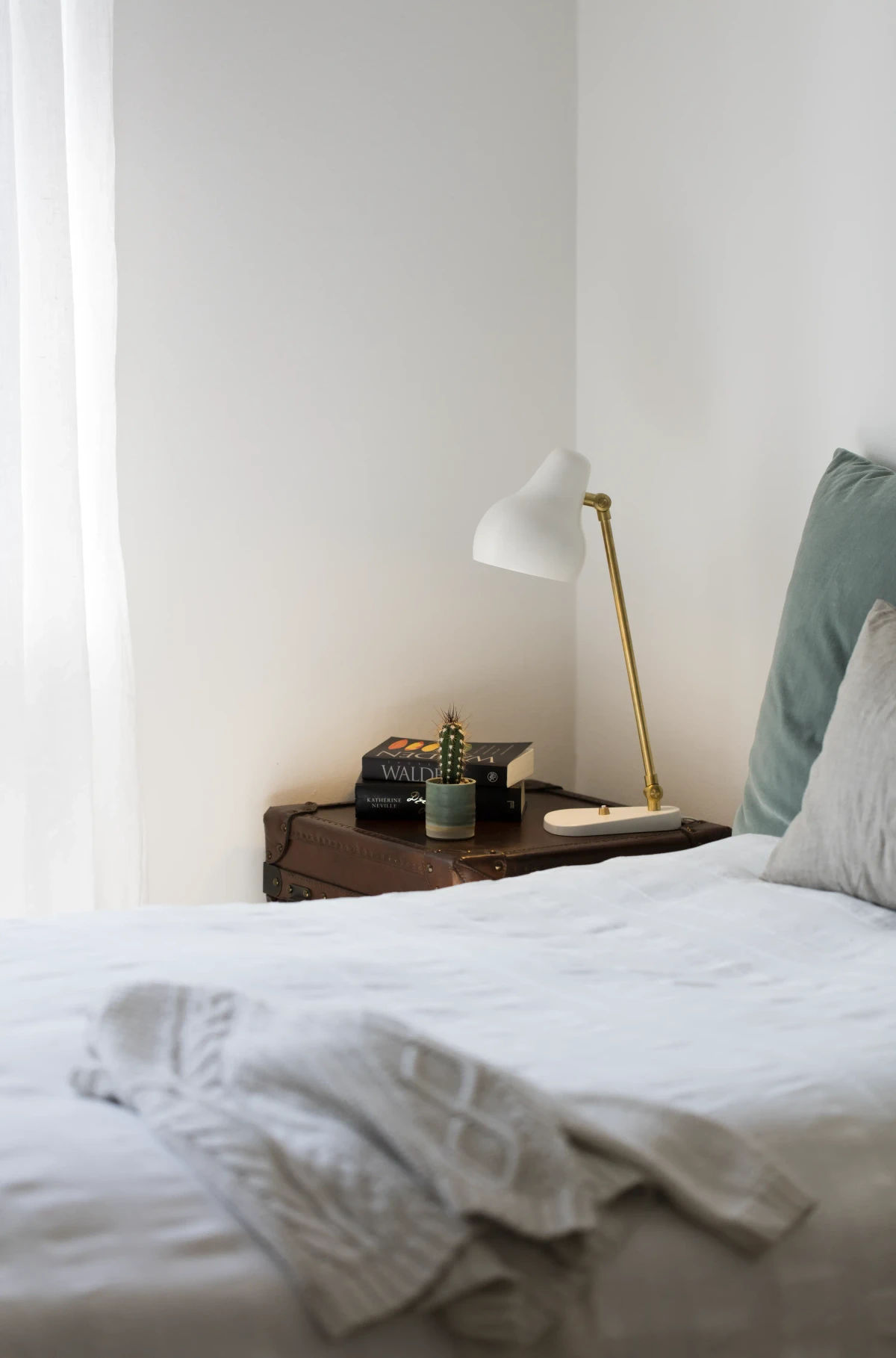 VL 38 Bordlampe – White