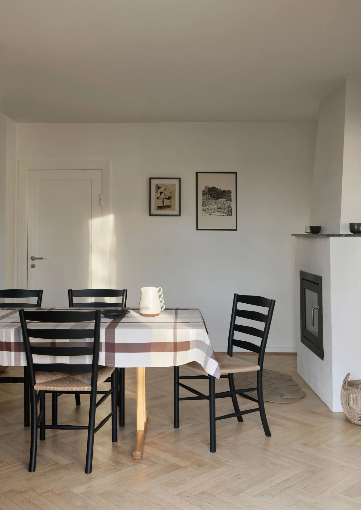 Klint Chair – Naturell papirsnor Eik sort lakkert, FSC Mix 70%