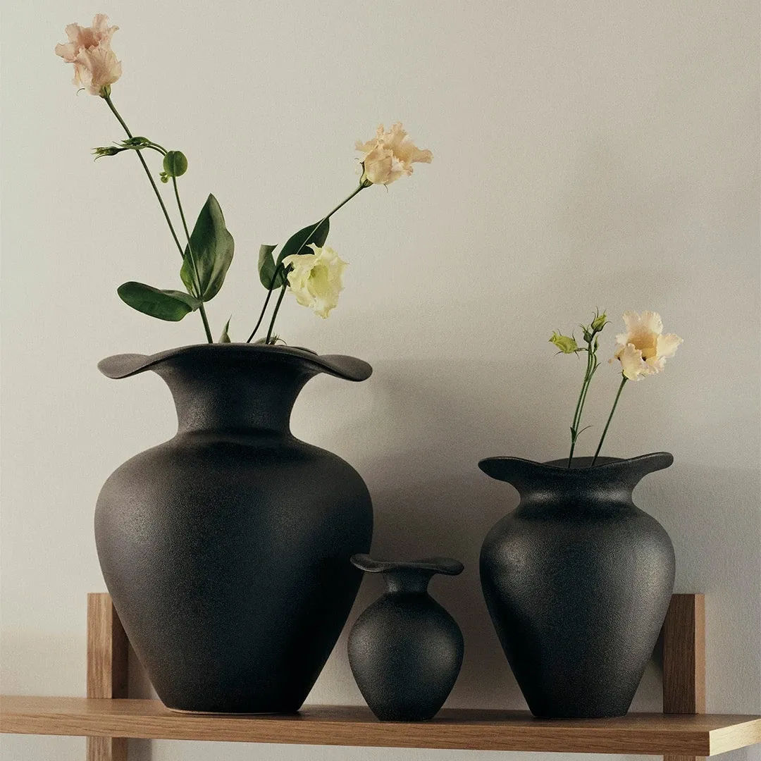Florentina Vase M, matt svart