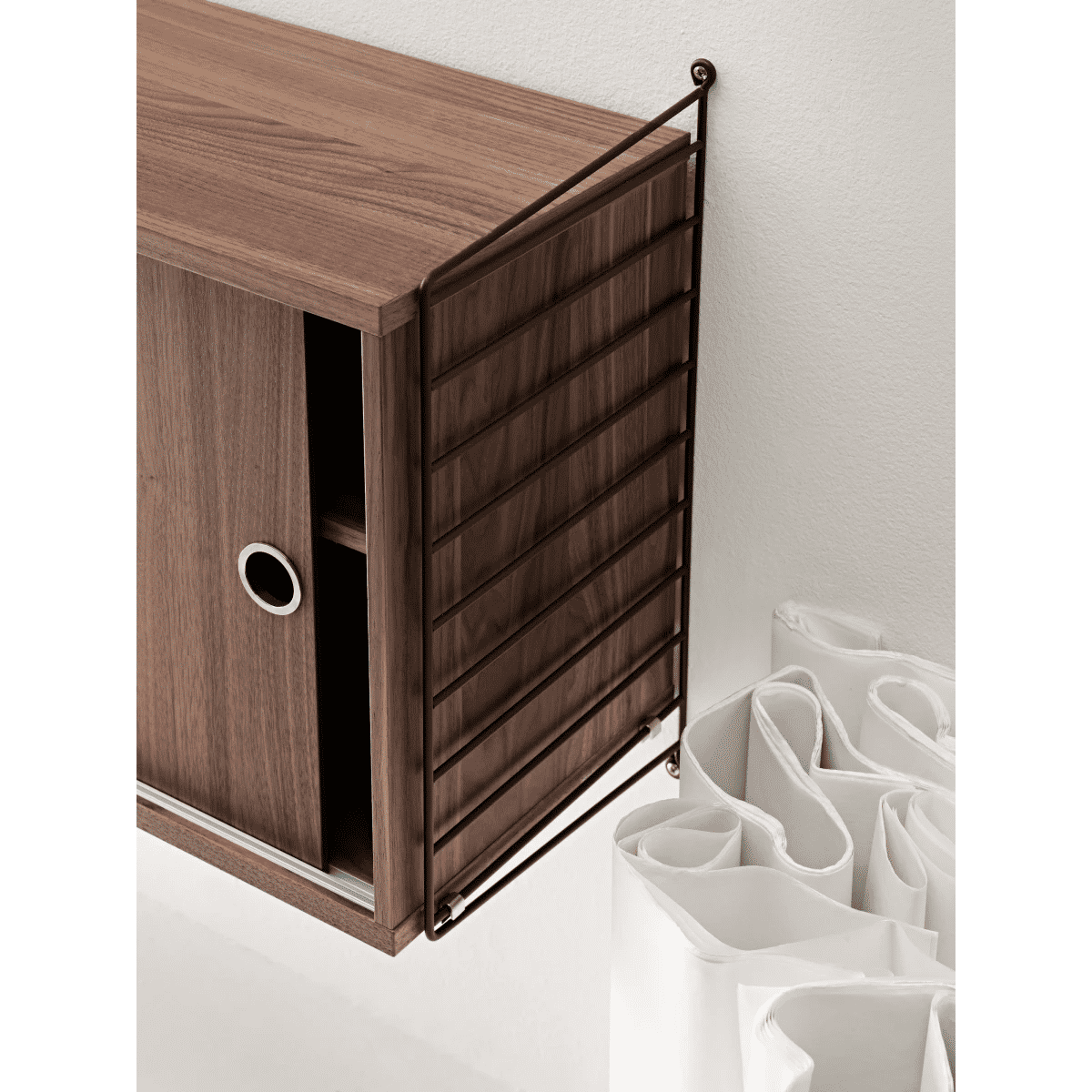 Skap med skyvedør 78x20x37 Valnøtt
