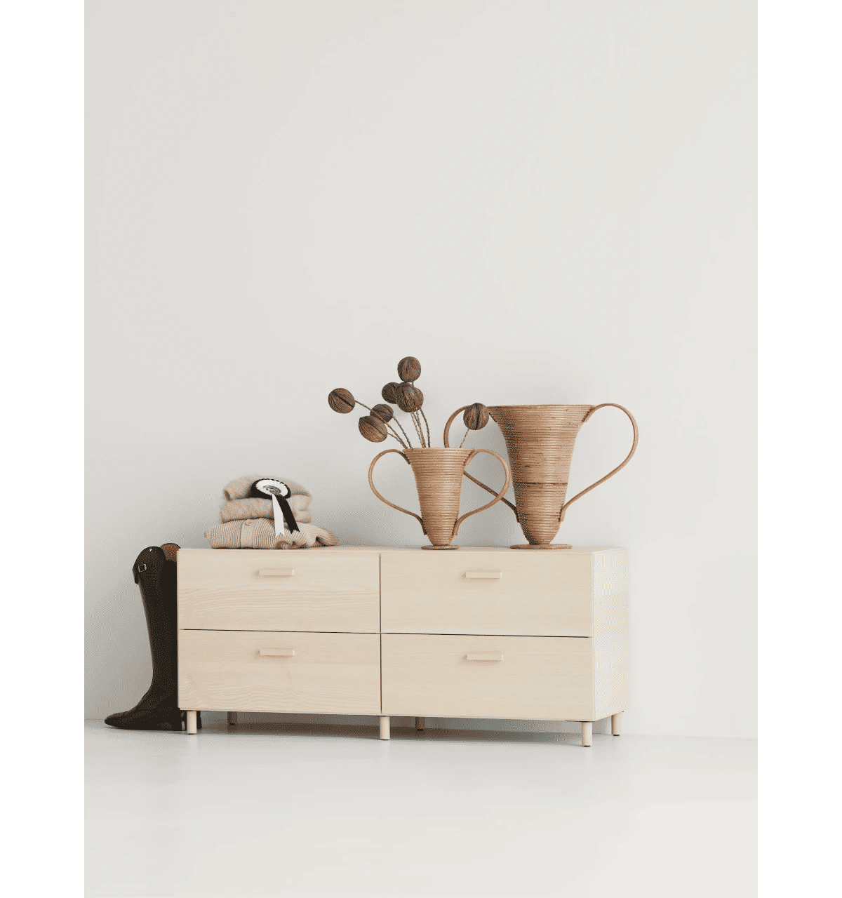 Relief kommode, høy 41x41x115 Hvit (RELIEF-CHD-410-304)